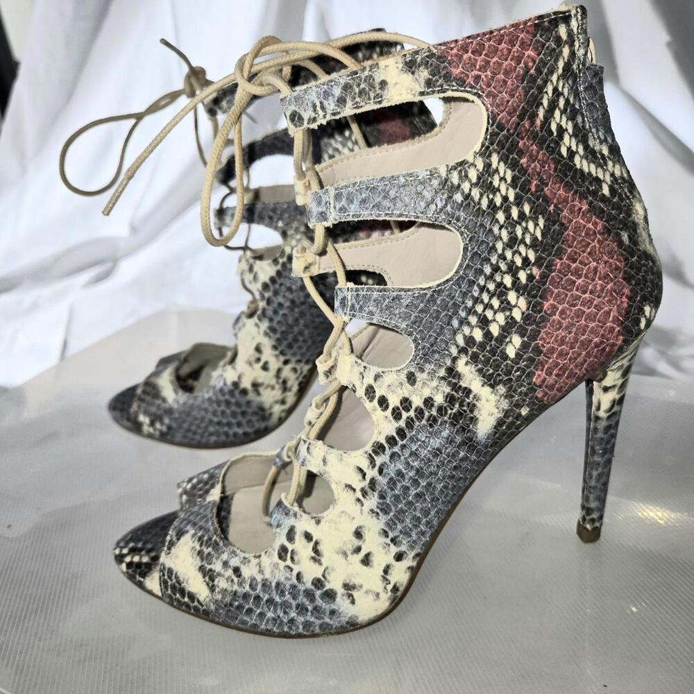 Zara leather booties with a chic, edgy vibe!